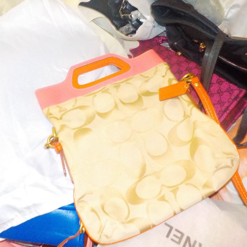 Authentic Coach Hand Bag!